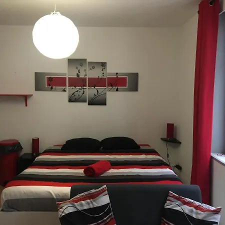 2 Studios Gare et Rues Piétonnes Lila Exterior foto
